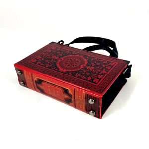 Tasche aus einem Buch von Heinrich Heine in rot mti schwarzen Ornamenten kombiniert mit schwarzem Stoff